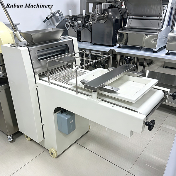 Laminadora y moldeadora de masa comercial | Calidad constante, máximo rendimiento de panadería
